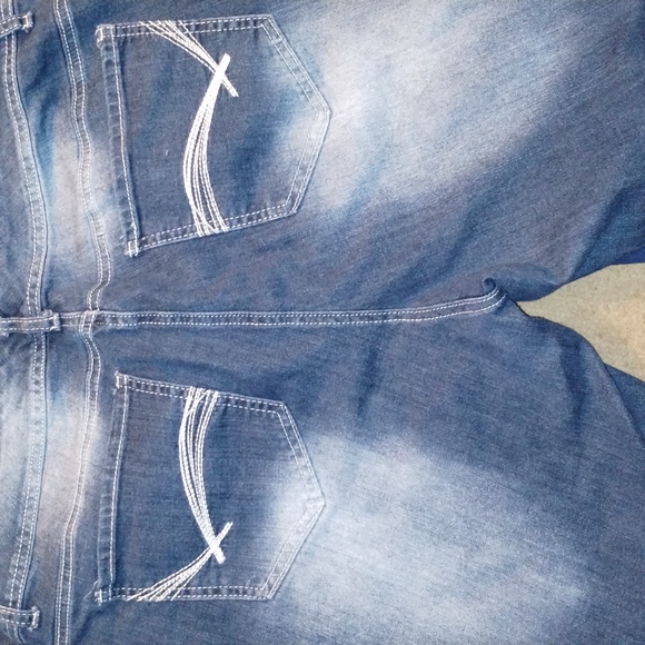 Reign Jeans - Picture 3 of 6